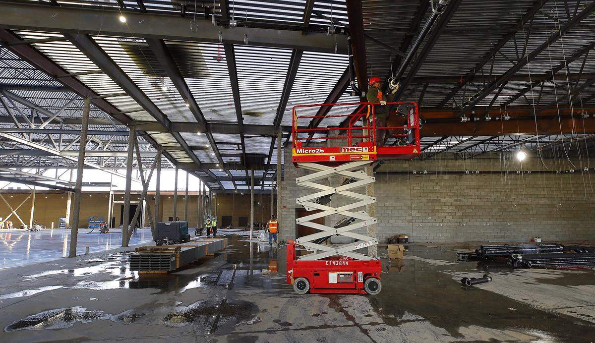 The facility is getting a $71.3 million makeover that includes adding 115,000 square feet in a bid to attract more conventions, sports events and other gatherings.