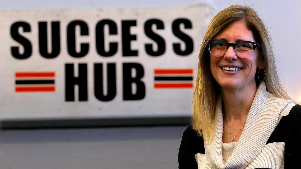 ‘Mom on campus’ gives struggling Kennewick high school students something to fight for