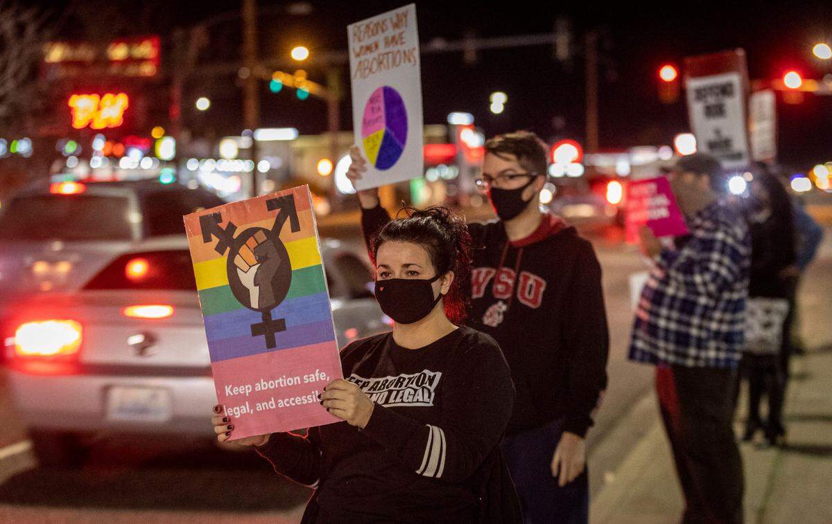Tri-Cities Womxn’s March, the Party for Socialism and Liberation, and Planned Parenthood rallied on Court Street in Pasco in December. 