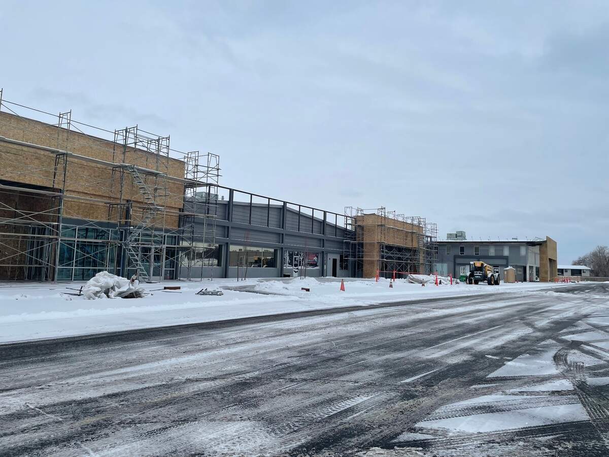 Major facade renovation work is being done to modernize the River’s Edge shopping center in Richland.