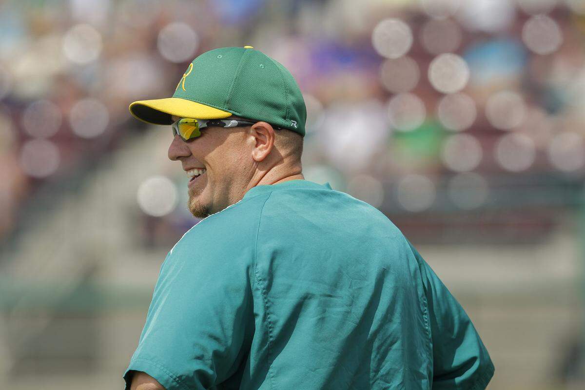 Richland assistant coach Charlie Moody