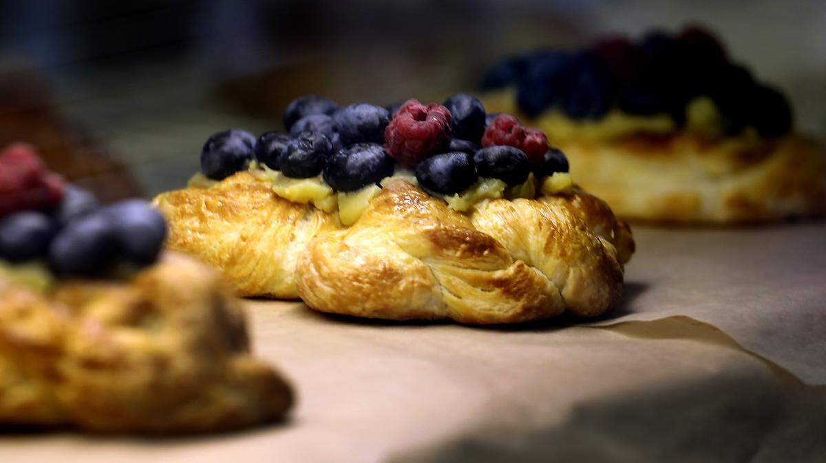 Flora White’s new restaurant and bakery offers French basics such as a variety of pastries, croissants and Boeuf Bourguignon and Lyonnaise Salad, created with meticulous French attention to detail.