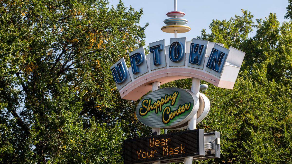 The longtime owner of the Uptown Vision Center in Richland has died.