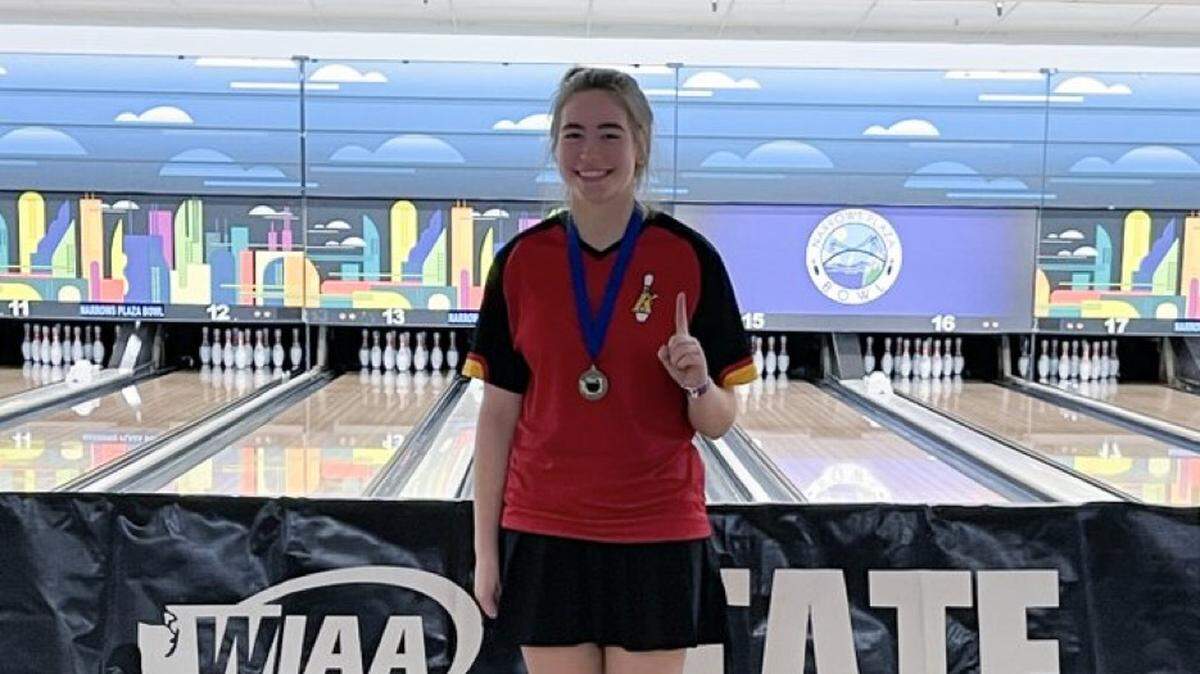 Kamiakin High school junior Hayden Bennett of Kennewick wins a Washington state bowling title in the Mid-Columbia Conference.