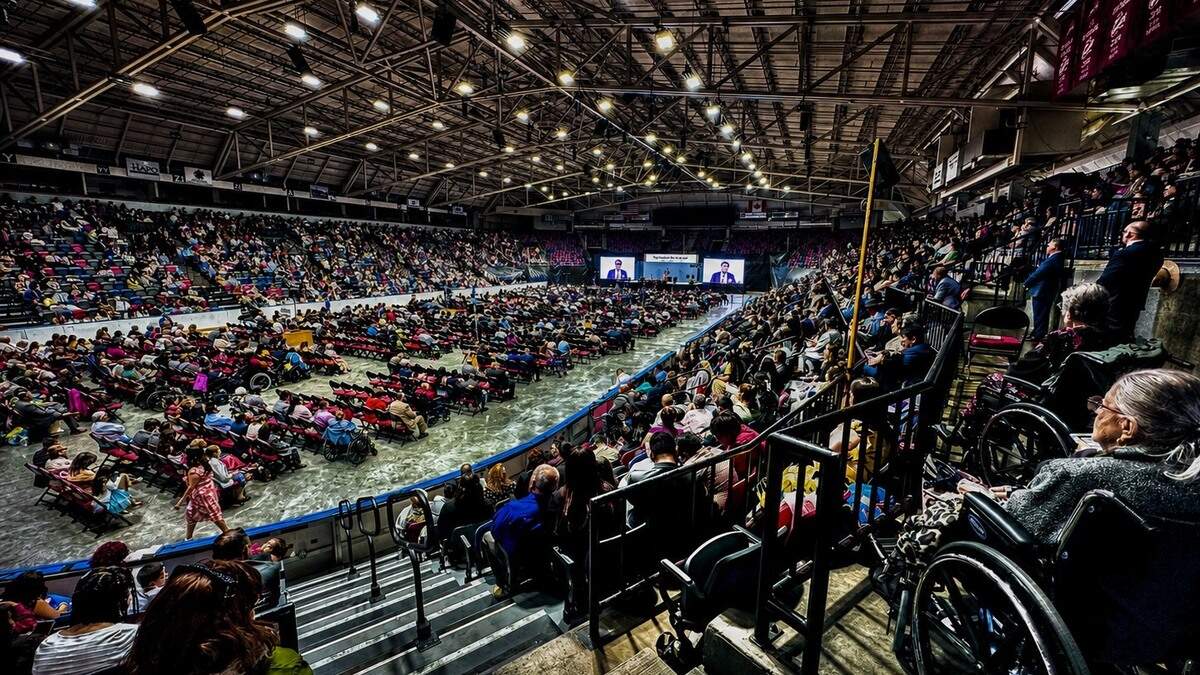 A session of a Jehovah’s Witness convention at the Toyota Center in Kennewick.