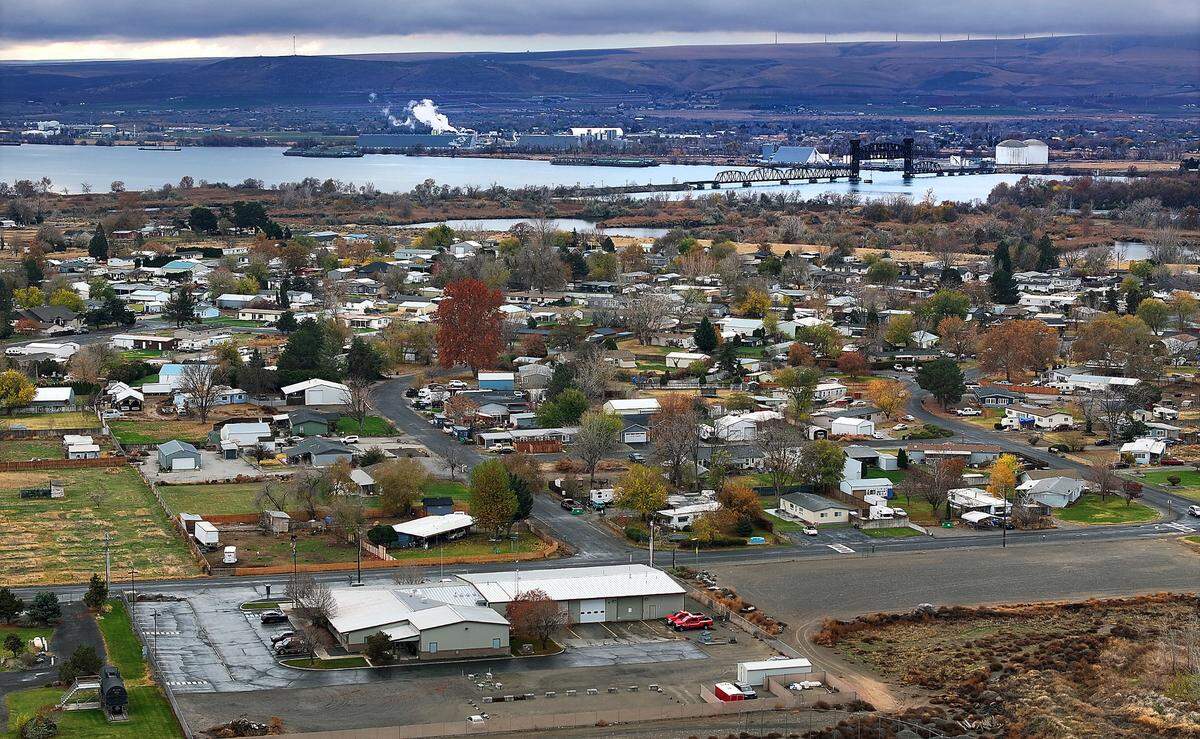 The Walla Walla Fire District 5 station is near the Columbia School District campuses in Burbank. The Finley area is across the Columbia River in Benton County.