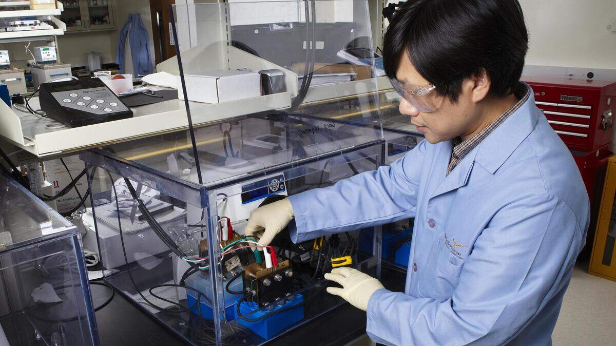 Pacific Northwest National Laboratory is developing a battery technology to store large amounts of energy from renewable resources, such as solar and wind.