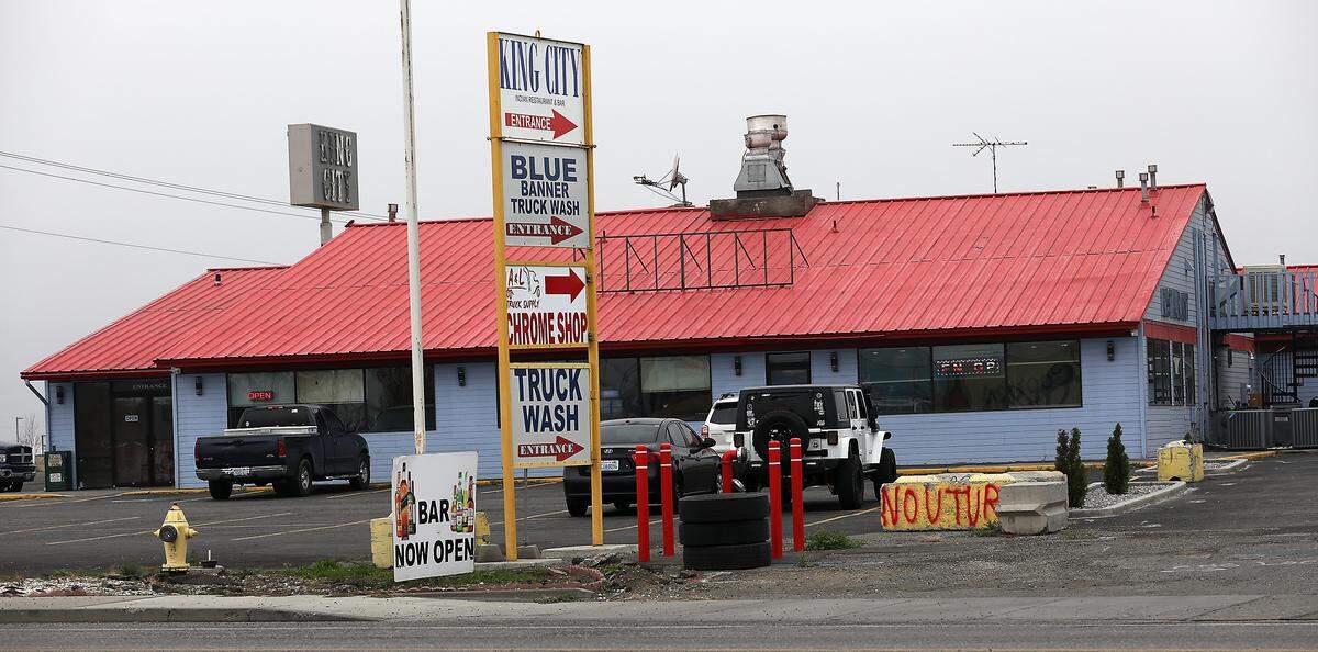 Roadrunner Restaurant and Lounge has opened  in the former King City Restaurant, 2125 E. Hillsboro Road in Pasco. 