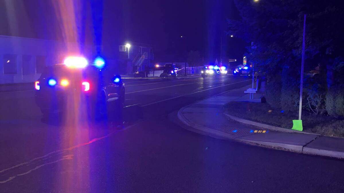 Kennewick shooting leaves one wounded, suspect on the run | Tri-City Herald