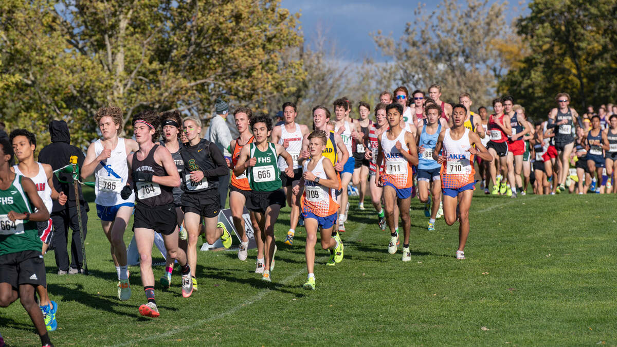 About 1,000 teens competed in the wind Saturday at Sun Willows Golf Course in Pasco in the WIAA State High School Cross Country championships.