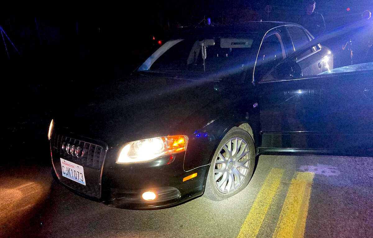 A Prosser man was arrested after allegedly leading police on a chase from Prosser into Benton City. He then allegedly tried to bribe a police officer.