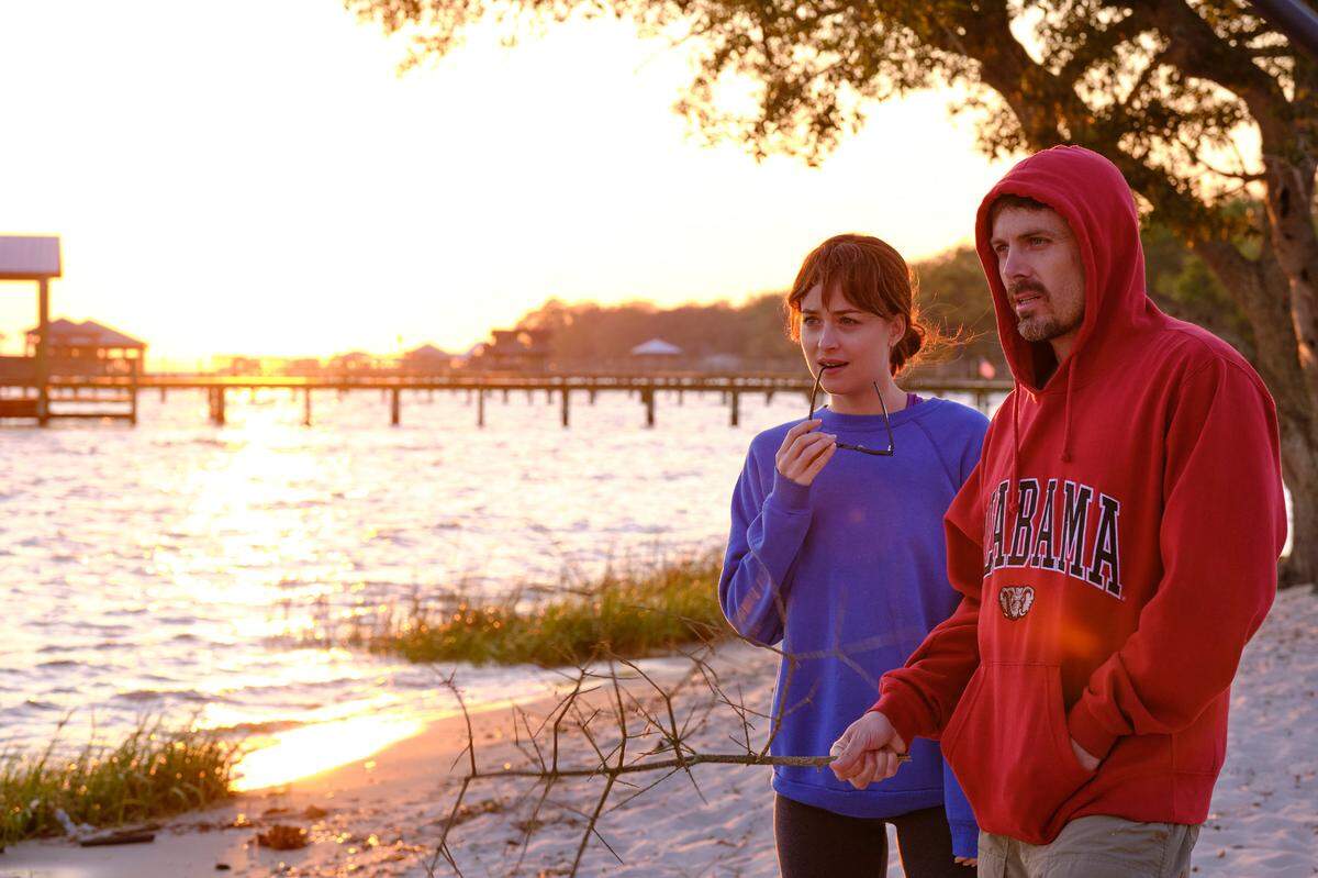 Dakota Johnson as Nicole Teague, Casey Affleck as Matt Teague in “Our Friend.”