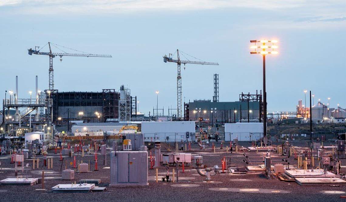 The Hanford nuclear reservation’s underground tank farms storing radioactive waste and, in the background, the $17 billion vitrification plant being built to treat the waste for disposal are in the center of the 580-square-mile site adjacent to the Tri-Cities.