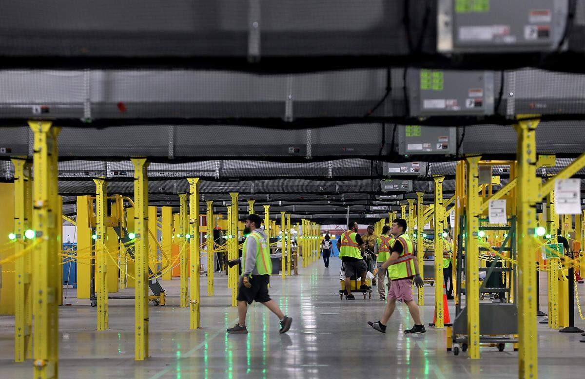 Amazon Inc. inbound cross dock facility, named PSC2, at 1351 S. Road 40 East in Pasco, shown in 2024.