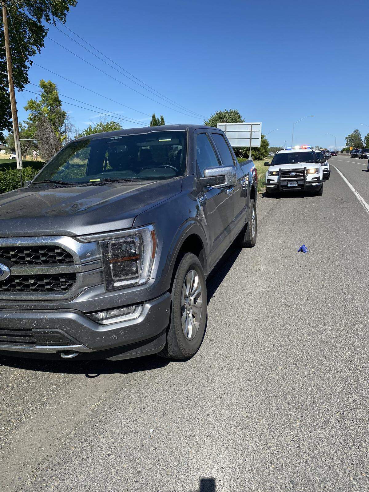 Washington State Patrol investigators spotted two men believed to be part of a group of scammers who try to sell inexpensive jewelry for high prices.