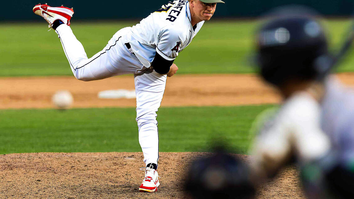 Tri-City Dust Devils are on fire, climbing to 2nd with 8 straight wins