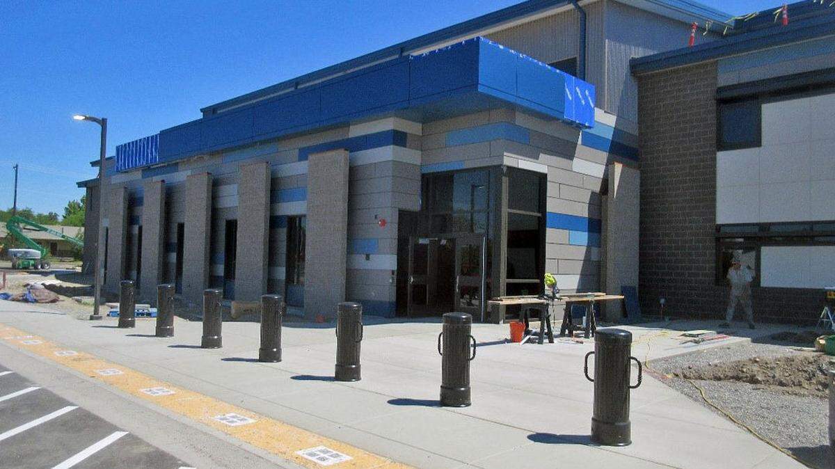 Construction crews are finishing up on Richland’s Jefferson Elementary school, and a small fire isn’t expected to delay the Aug. 28 opening.