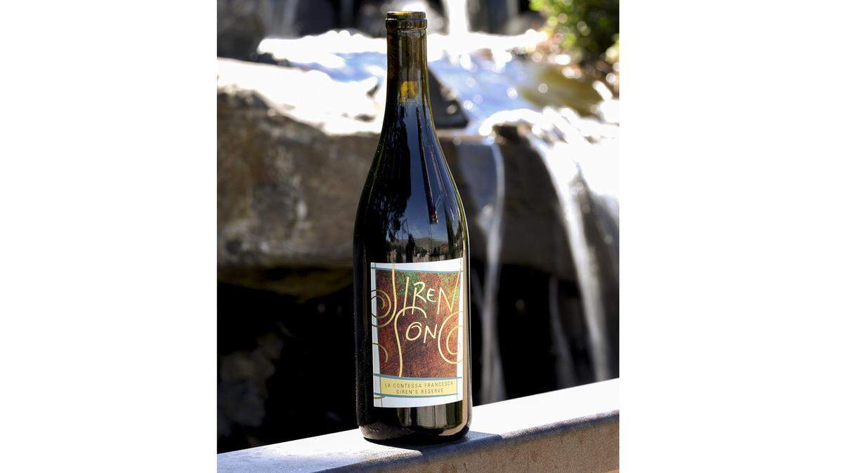 The Siren Song Wines 2016 La Contessa Francesca Siren’s Reserve, an estate-grown Syrah in the Lake Chelan American Viticultural Area, was awarded best of class and a gold medal during the 2020 Cascadia International Wine Competition.