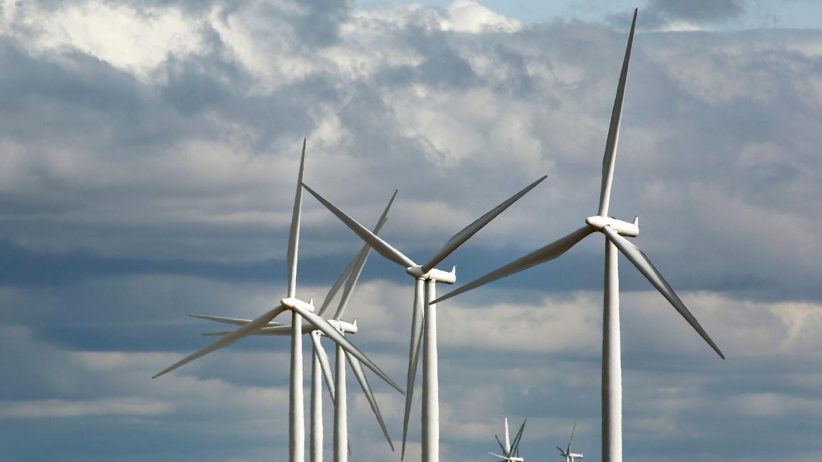Scout Clean Energy plans a 61,600-acre wind farm on Benton County farm land south of the Tri-Cities along the Horse Heaven Hills ridgeline.