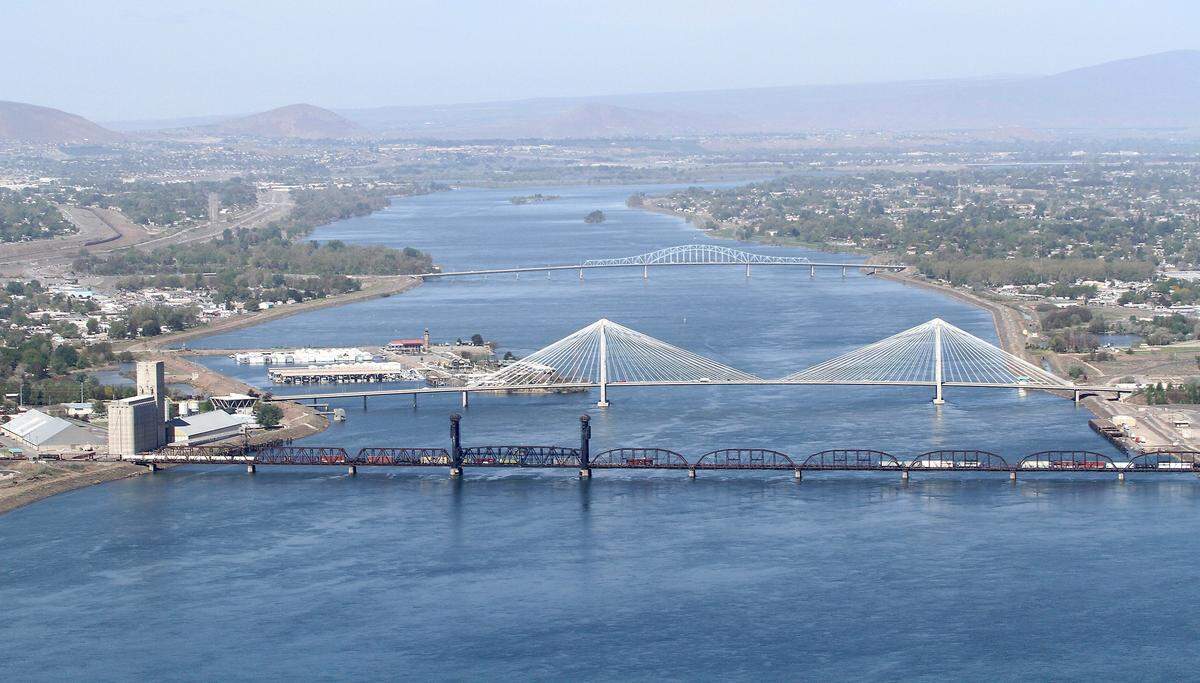 The Tri-Cities population grew to 316,600 and Benton, not Franklin, was the area’s faster-growing county, according to population estimates released by the Washington Office of Financial Management.