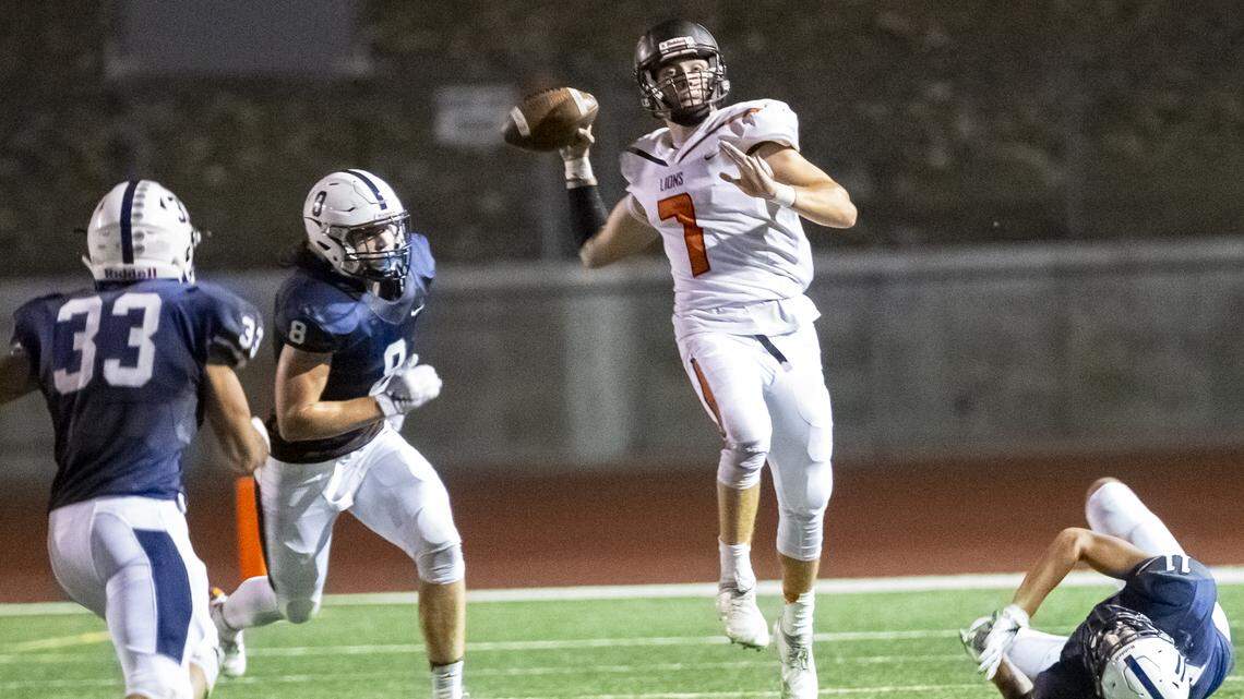 Chavez leads Kennewick to win over Pasco with 6 TD passes