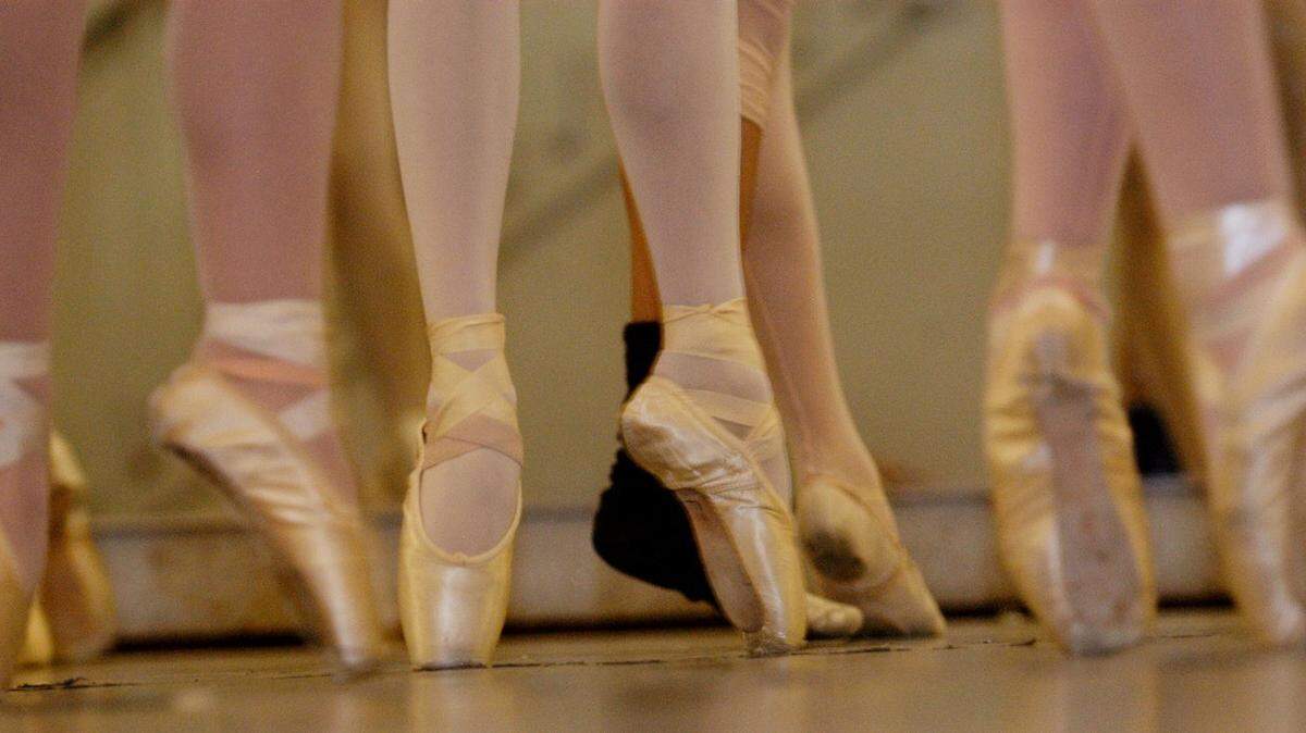 The Mid-Columbia Ballet has rescheduled the Friday performance of Ballet de Seuss and more to Saturday because of snow.