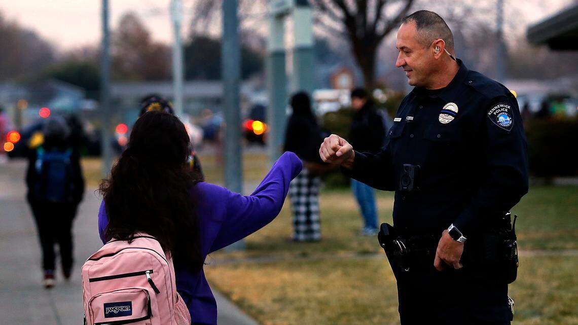 1st of a kind Tri-Cities partnership could put 21 armed officers in schools