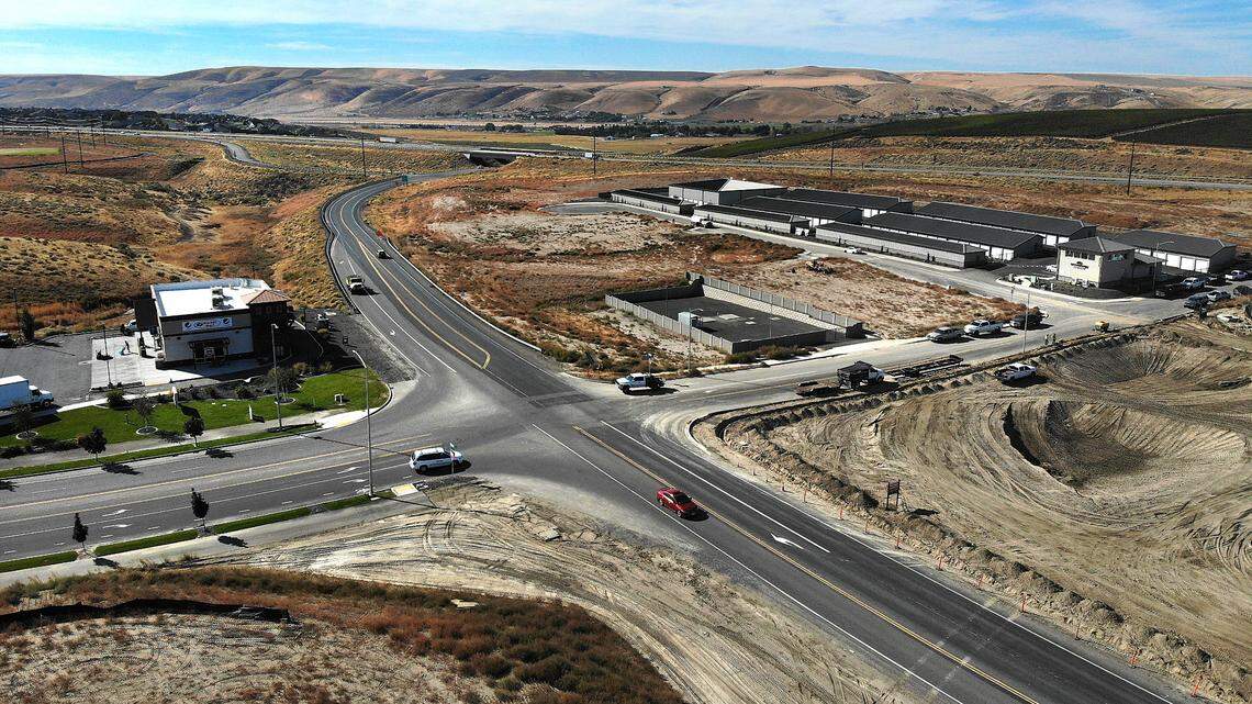 Final stretch of Dallas Road roundabout work means a new detour