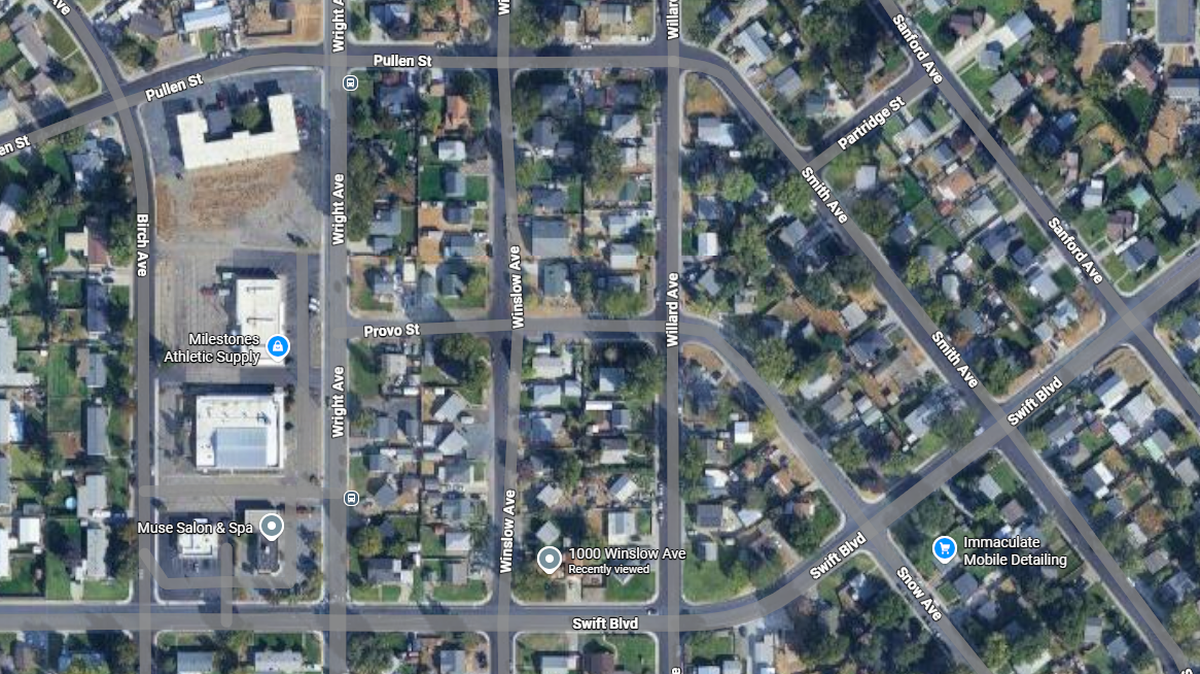A dog ended up shot during an attack on Winslow Avenue in Richland.
