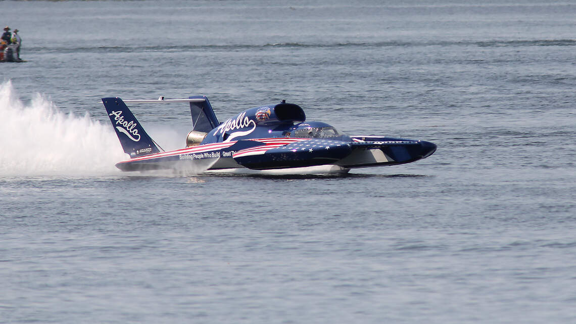 Fans ‘in for a treat.’ Speedy hydro field racks up +160 mph laps 1st day