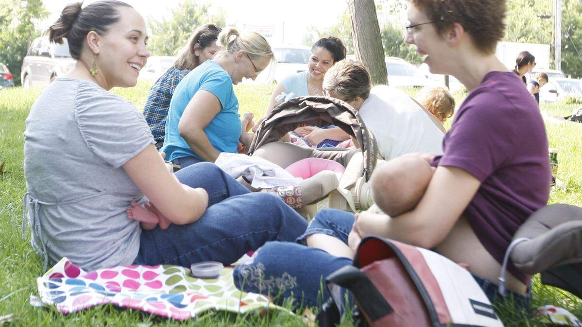 Mothers and babies will gather around the world Saturday in support of breastfeeding. The Tri-Cities event is at Leslie Groves Park in Richland.