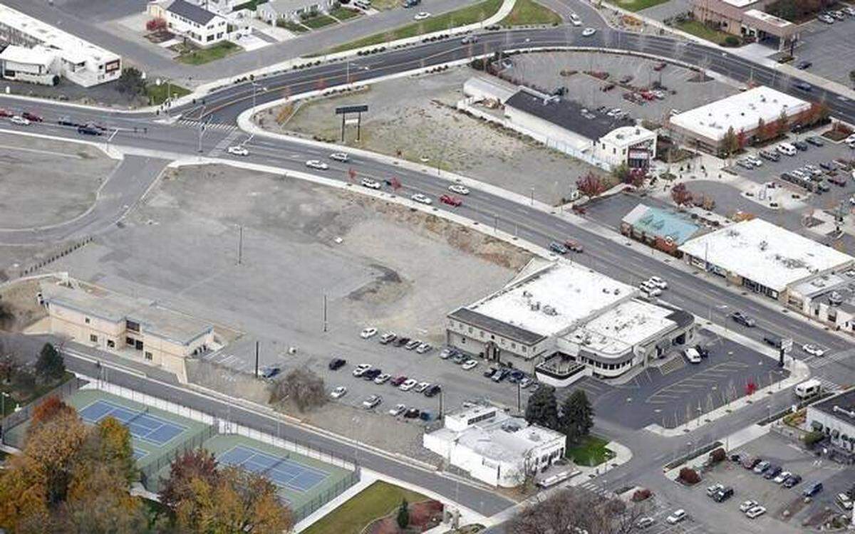 Crown Group and its local partner, Boost Builds, expect to begin construction of an upscale apartment and retail complex in late October at 650 George Washington Way in Richland.
