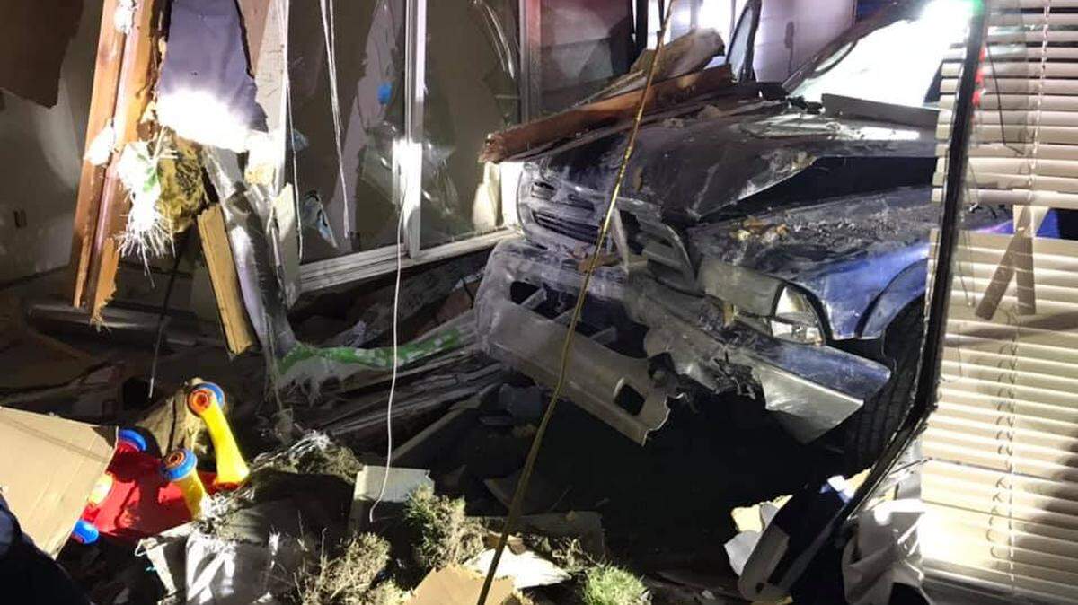 An SUV that police had tried to pull over just minutes before crashed into a Kennewick apartment complex Friday night.