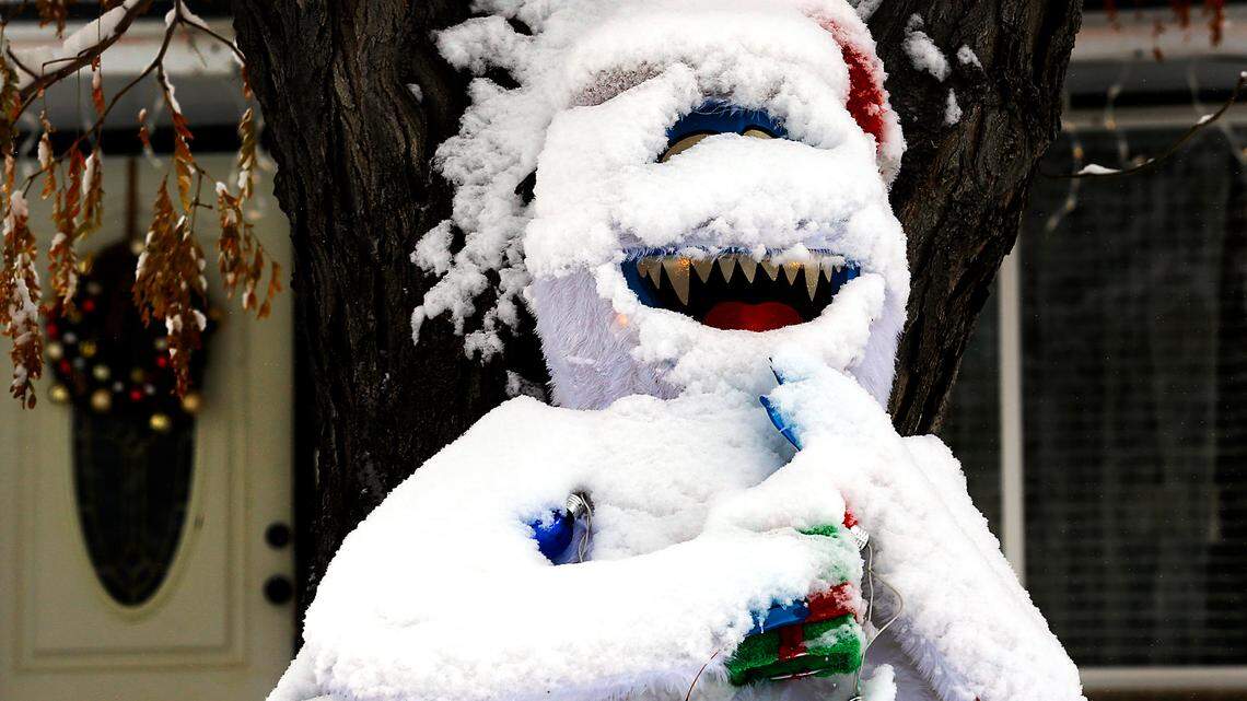 Will Tri-Cities see a white Christmas? Here’s the Farmers’ Almanac forecast for eastern WA
