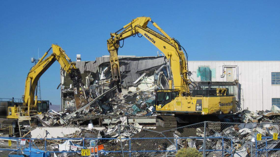 Past, present Hanford nuclear workers getting federal help for lung scarring disease