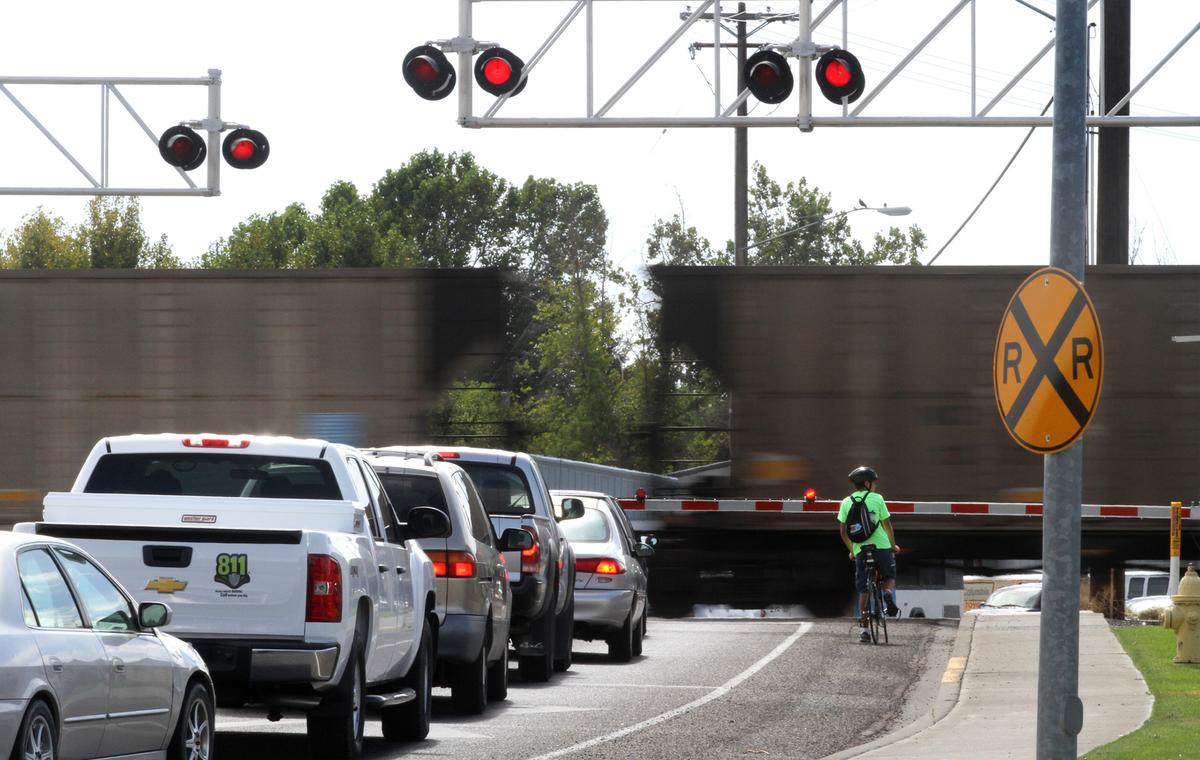 Railroad Crossing Kennewick.jpg