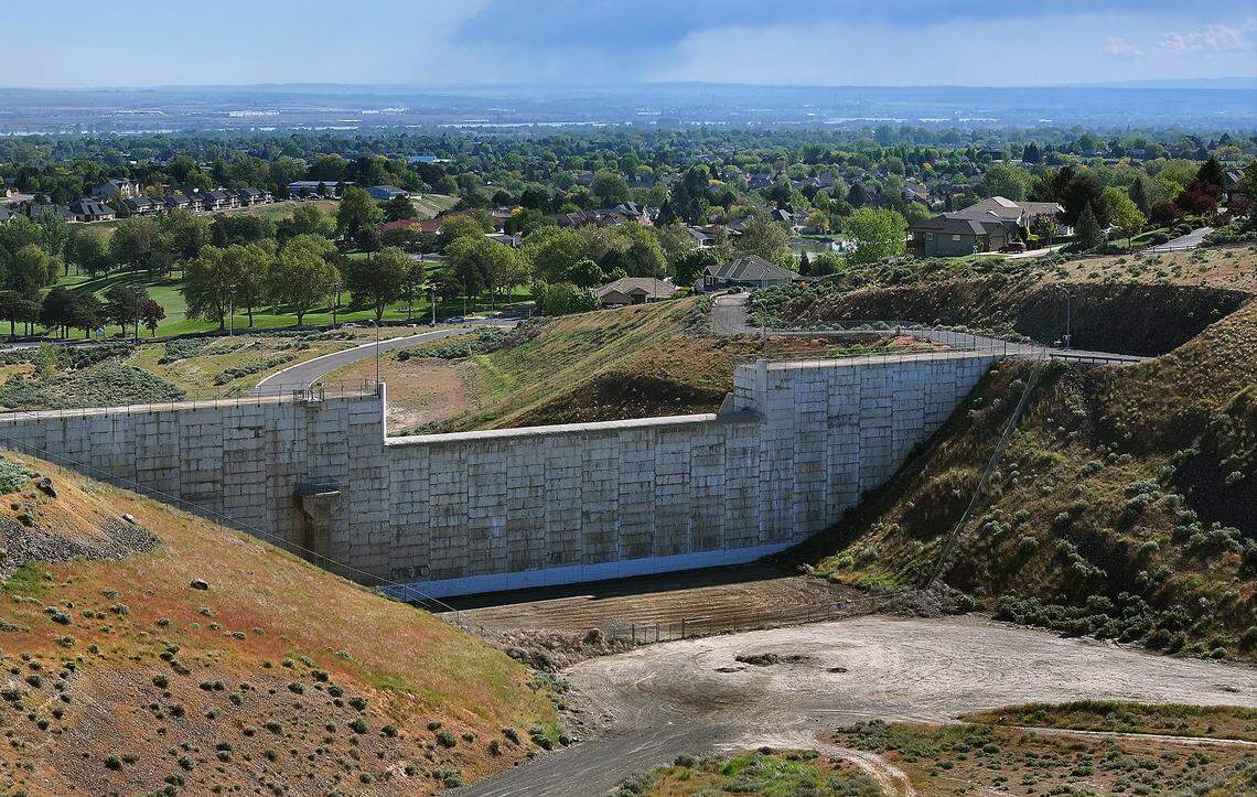 Zintel Canyon Dam in south Kennewick at Canyon Lakes Golf Course and housing development.