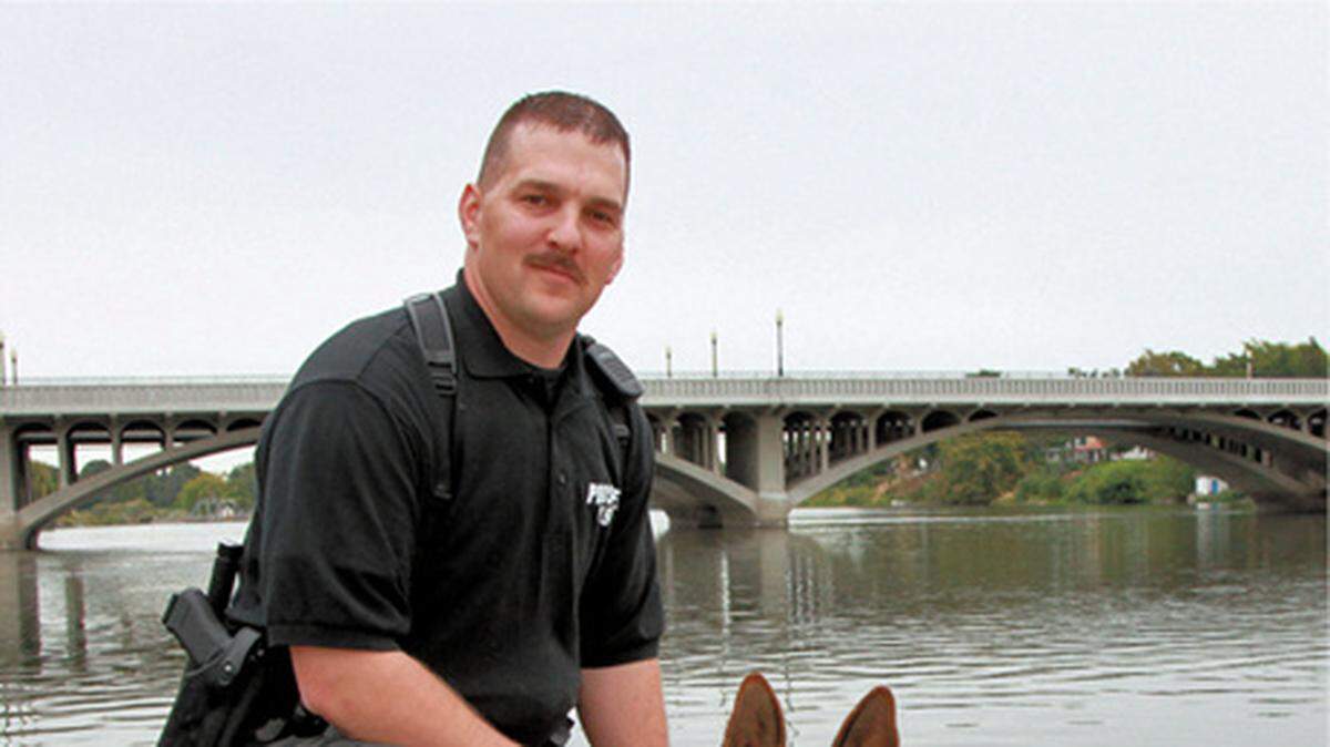 Former Prosser Officer Shane Hellyer was fired in 2018 but an arbitrator has ruled the city must rehire him and pay him back wages.