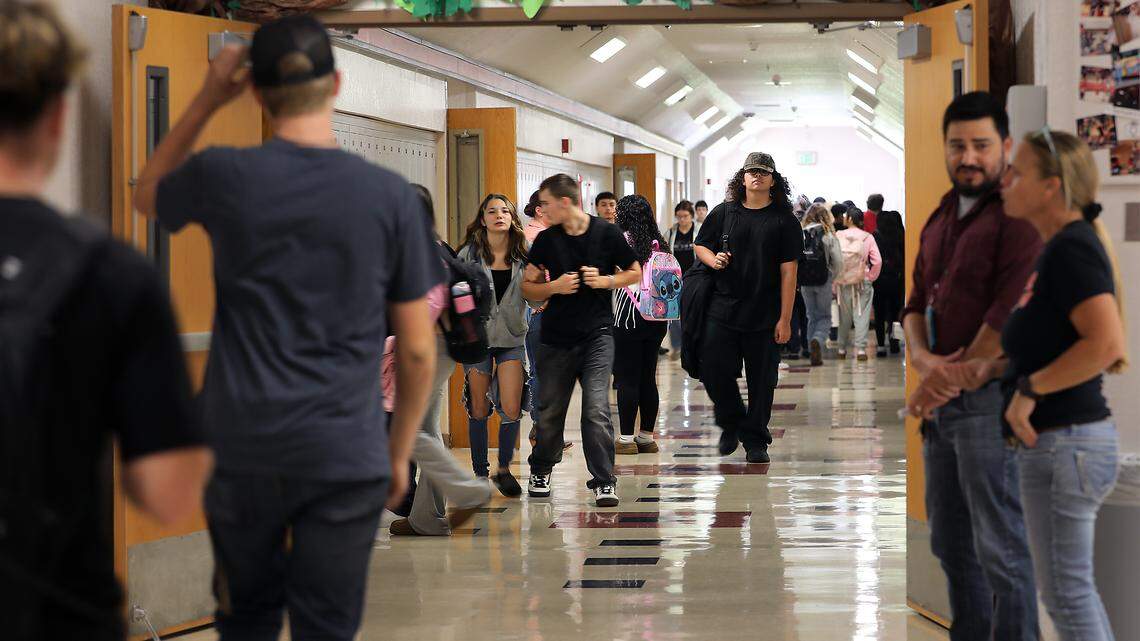 2 Mid-Columbia school districts named top 25 in WA for academic growth