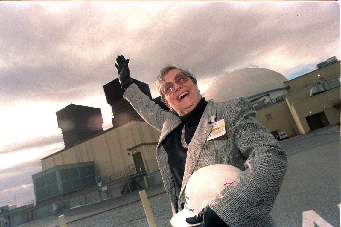 Wanda Munn waves at former co-workers during a visit to Hanford’s Fast Flux Test Facility, where she worked for nearly two decades after earning her nuclear engineering degree in her 40s.