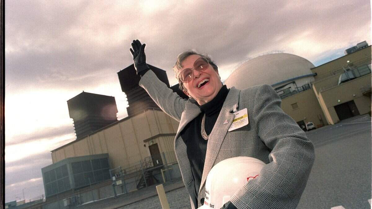 Wanda Munn waves at former co-workers during a visit to Hanford’s Fast Flux Test Facility, where she worked for nearly two decades after earning her nuclear engineering degree in her 40s.