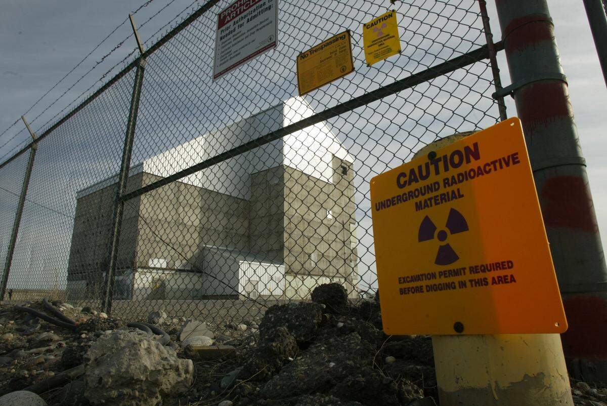 Little more than the sealed-up and reroofed core of Hanford’s H Reactor remains after crews demolished most of the buildings associated with the defunct reactor, which once produced plutonium for the nations nuclear weapons program.