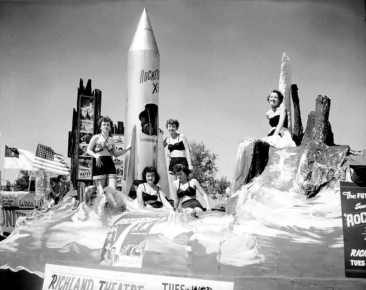Starting in 1948 until about 1960, the community, sometimes with the help of visiting Hollywood movie stars, spent up to three days each August having fun and marking the start of the atomic age in its backyard with Atomic Frontier Days.