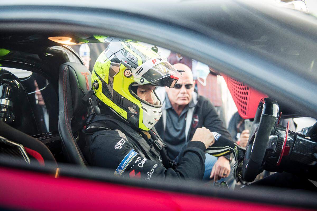 Oliver Webb prepares to set a world record in the SSC Tuatara on Oct 10. SSC owner Jerod Shelby of Richland watches.