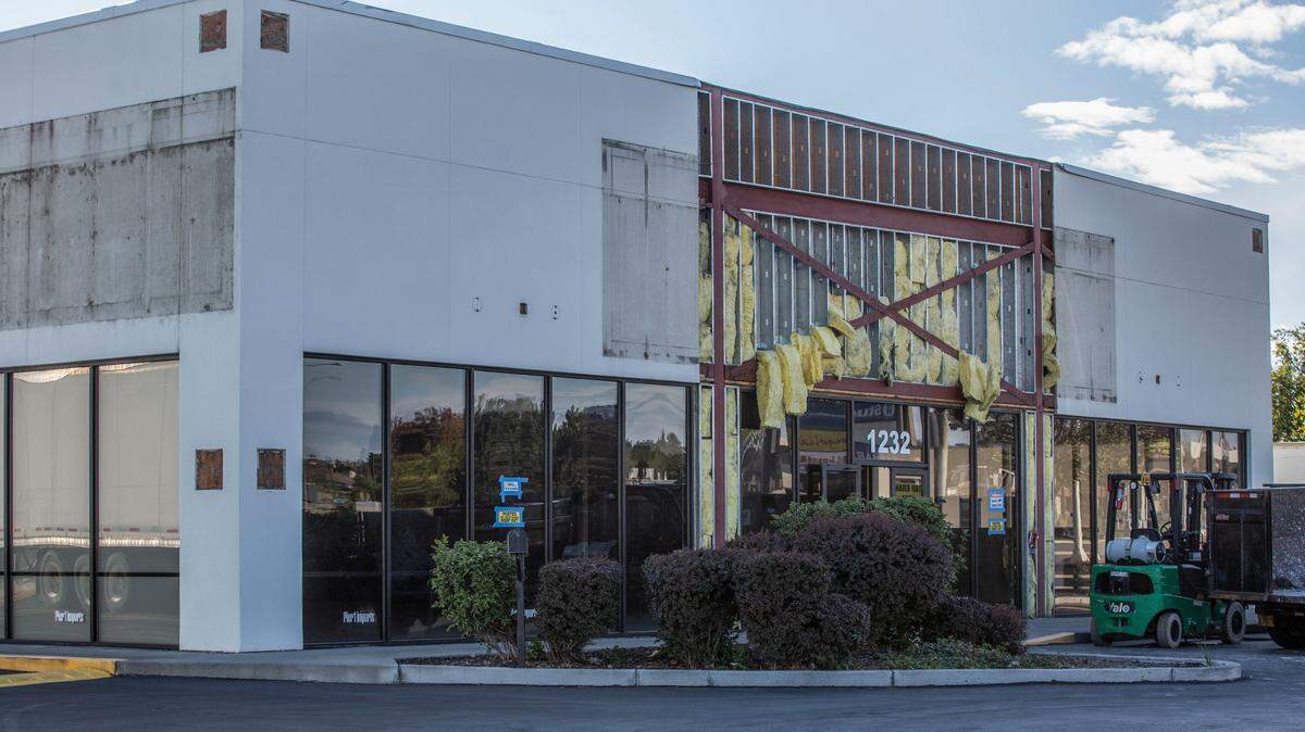A former Pier One store on Columbia Center Boulevard in Kennewick is going through a $1 million renovation.
