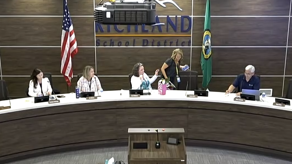 3 recalled Richland officials accept ‘voice of the people,’ remove themselves from office
