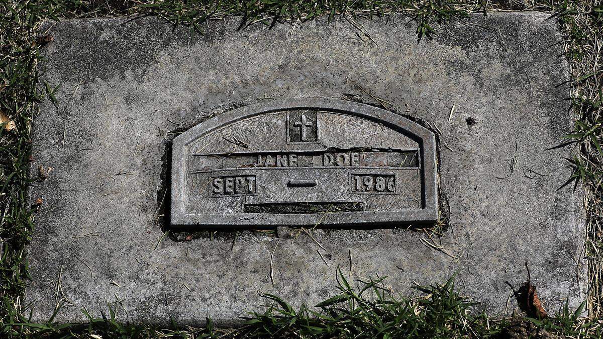 A cemetery marker labeled Jane Doe from September 1986 in the Resthaven Cemetery in Richland contains the partial remains of an unidentified woman found along the Columbia River shoreline near the blue bridge in Kennewick.