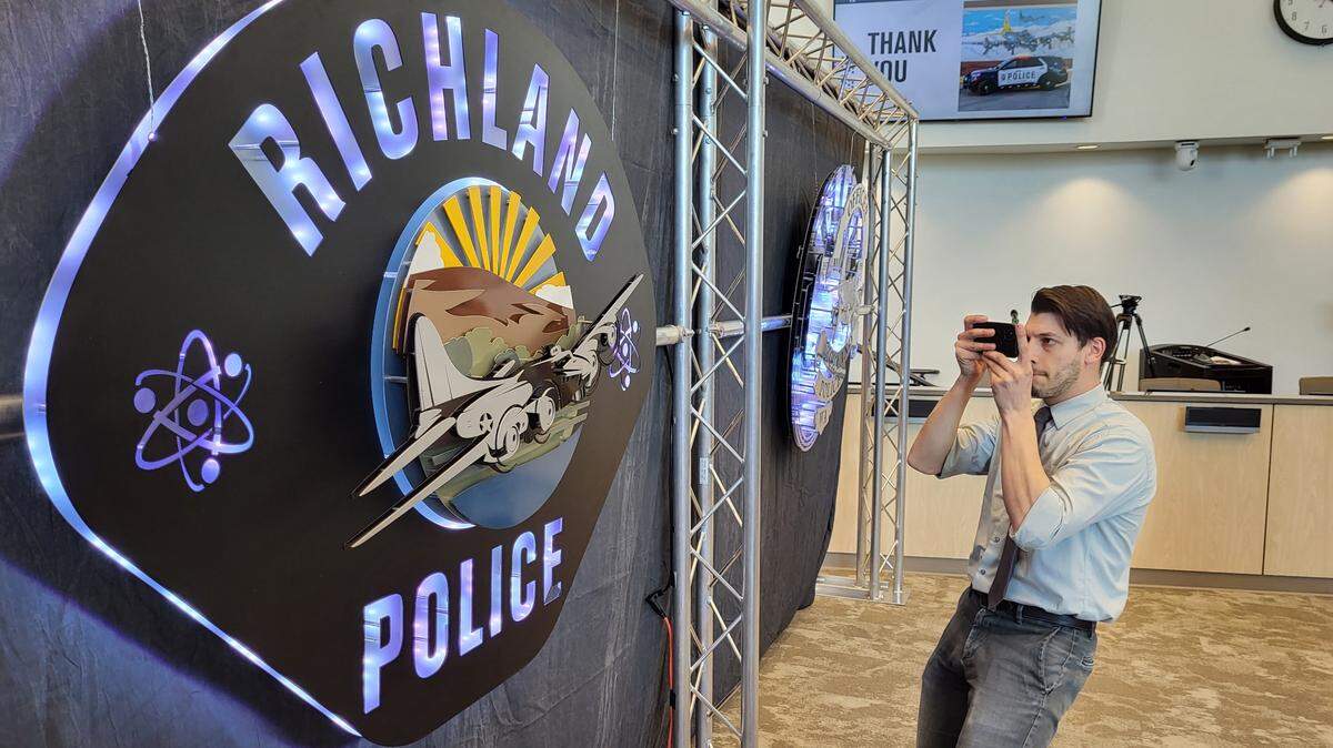 Richland has picked two finalists for its police chief position.