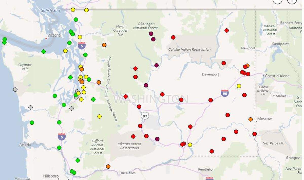 The double red dots over the Tri-Cities indicate air rated as “unhealthy” at separate monitors for smoke particles and ozone.