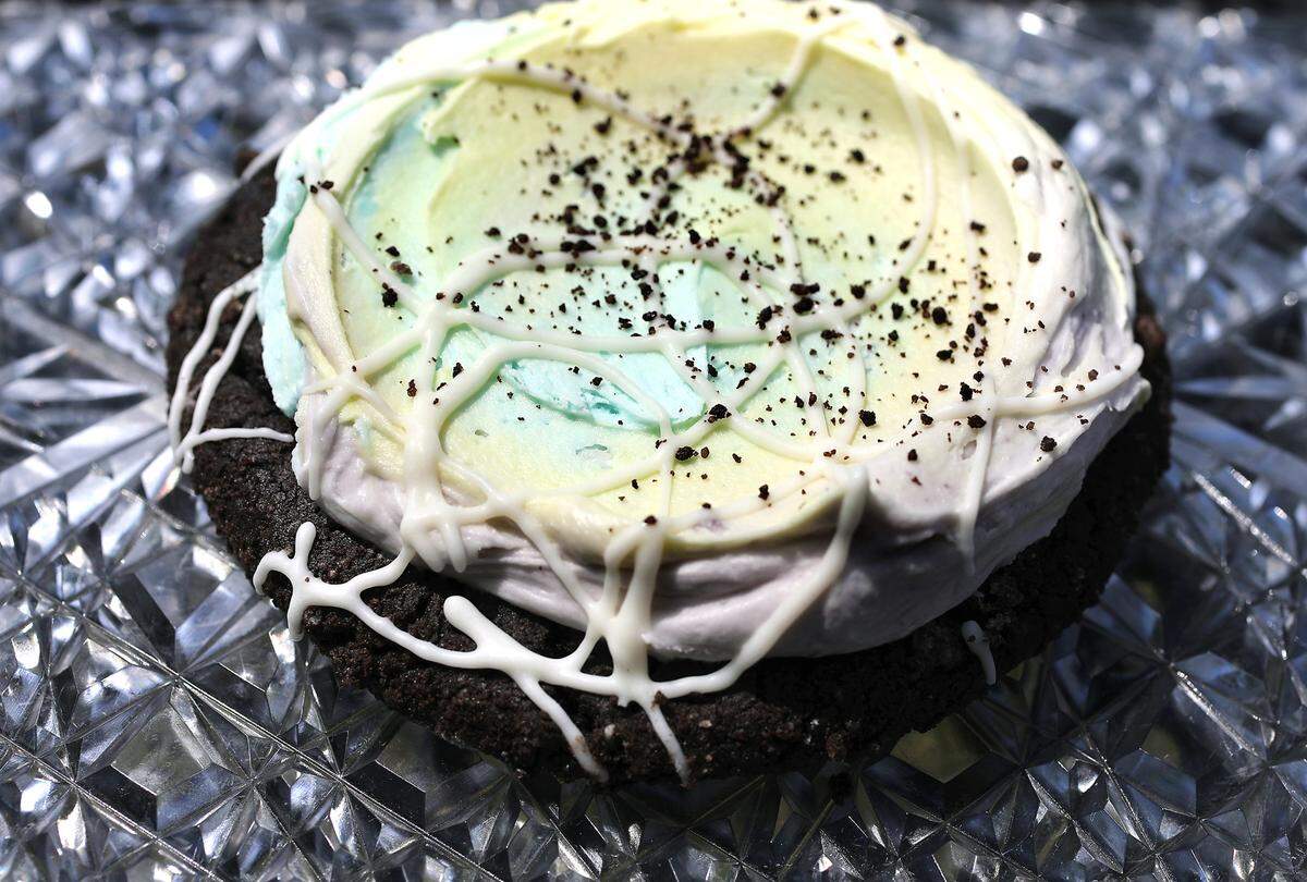 Crumbl’s Moonbeam Ice Cream Cookie — a collaboration with platinum-selling artist Benson Boone, is back for an encore, after what company leaders called an “overwhelming” fan response.